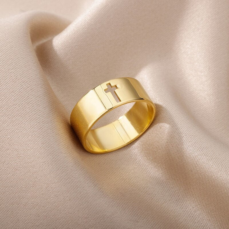 Dainty Cross Ring, 18K Gold Cross Ring, Gold Jesus Ring, Dainty Jesus Ring, Jesus Fashion Ring for Women, Gift for Her