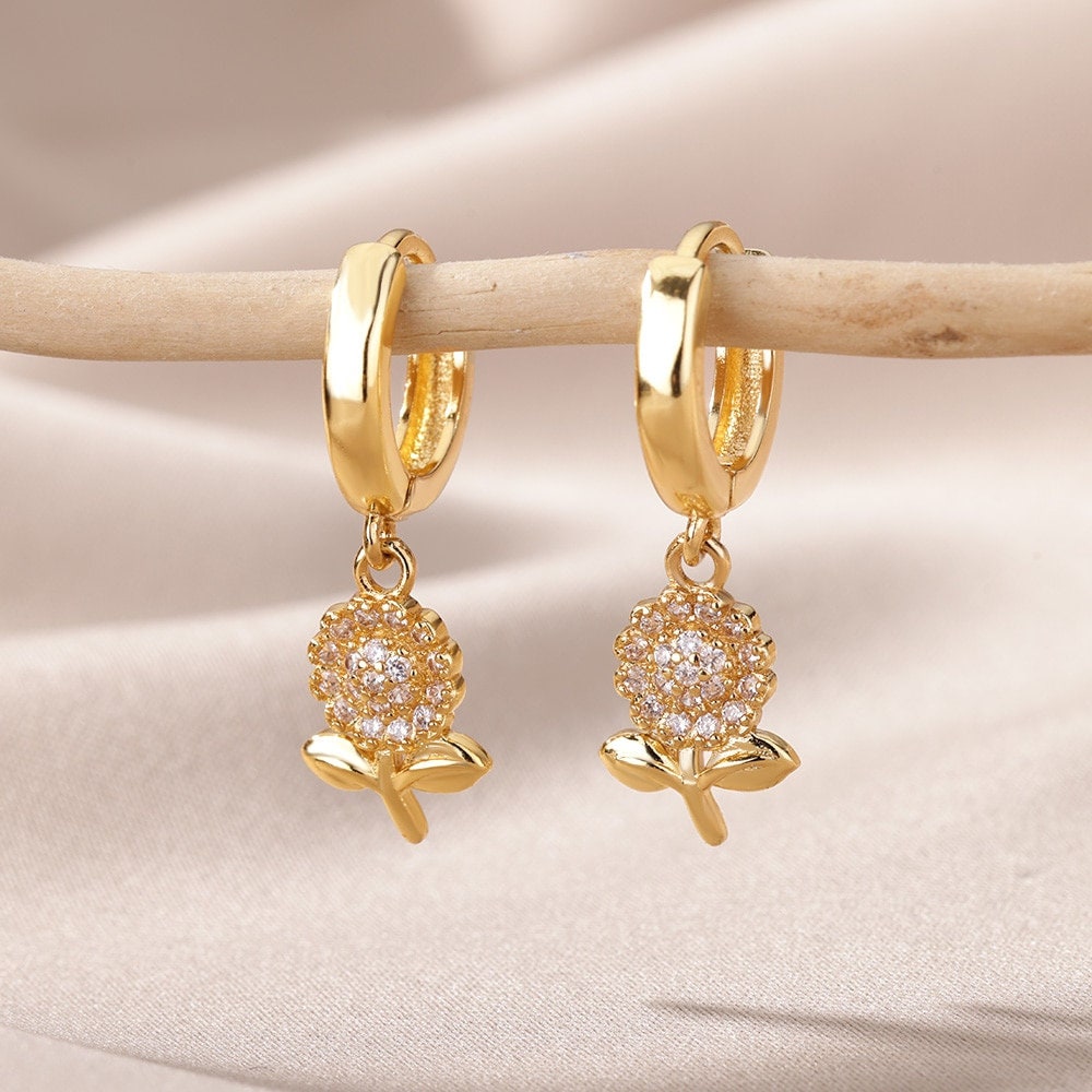 Sunflower Drop Earrings, 18K Gold Sunflower Earrings, Delicate Flower Earrings, Fashion Earrings for Women, Gift for Her