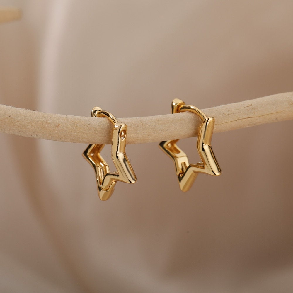 Punk Star Hoop Earrings, 18K Gold Star Earrings, Cute Star Earrings, Punk Fashion for Women, Gift for Her