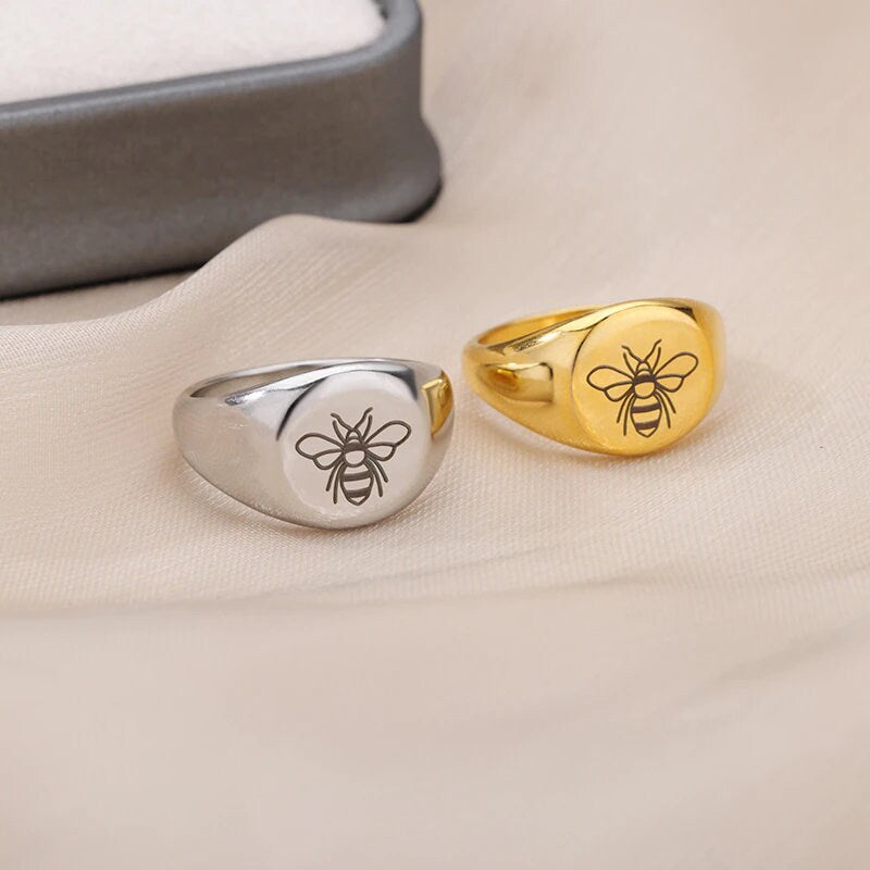 18K Gold Bee Ring, Dainty Bee Ring, Bee Signet Ring, Cute Bee Ring, Korean Fashion Ring for Women, Gift for Her