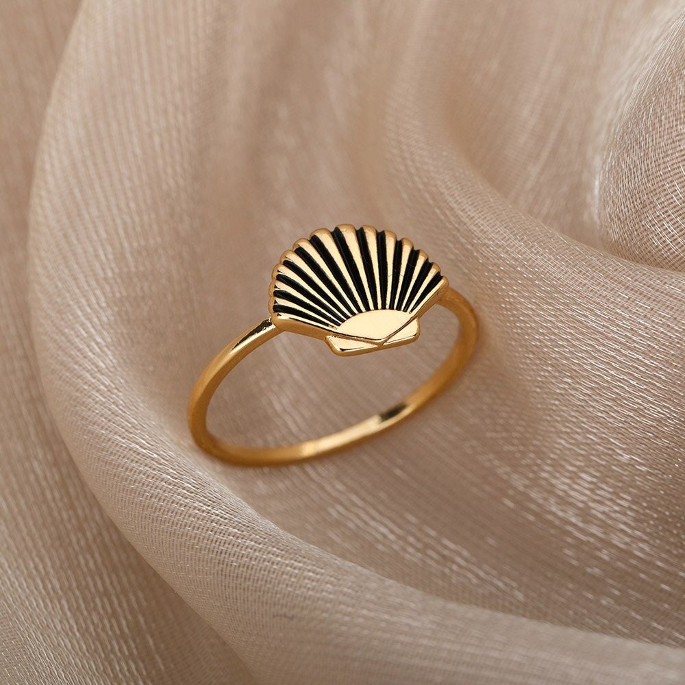 Dainty Shell Ring, 18K Gold Shell Ring, Gold Seashell Ring, Beach Fashion Ring for Women, Gift for Her