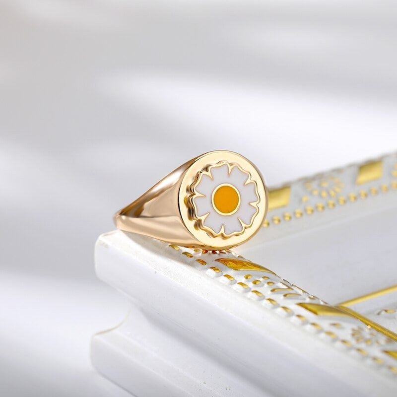 Cute Daisy Ring, Cute Flower Ring, Daisy Signet Ring, 18K Gold Daisy Ring, Korean Fashion Ring for Women, Gift for Her