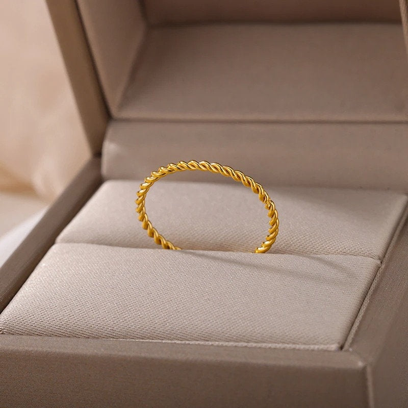 Dainty Rope Ring, Simple Rope Ring, Dainty Twist Ring, 18K Gold Twist Ring, Dainty Fashion Ring for Women, Gift for Her