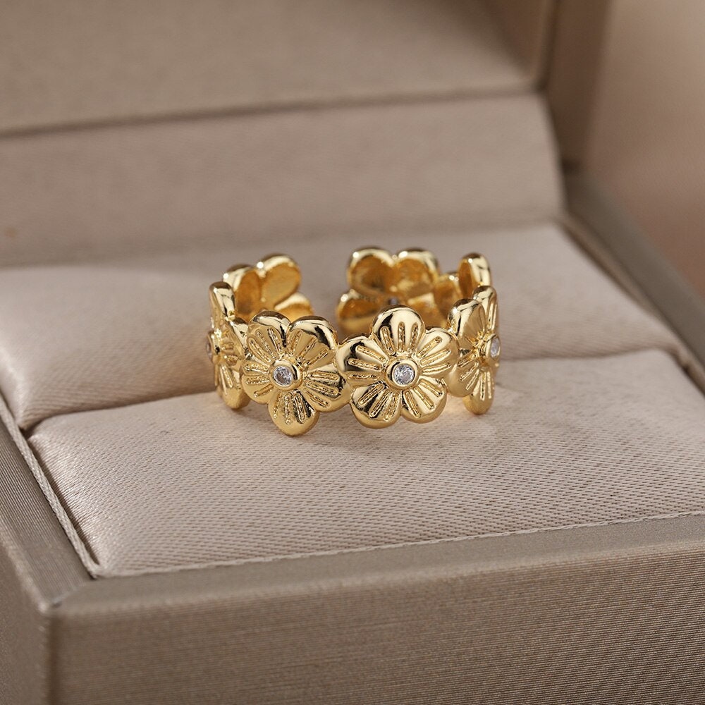Hippie Flower Ring, 18K Gold Flower Ring, Flower Wrap Ring, Floral Fashion Ring for Women, Gift for Her