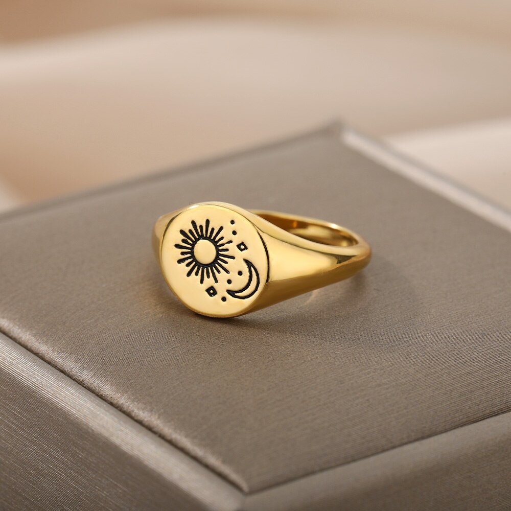 Dainty Sun Ring, Dainty Moon Ring, 18K Gold Sun Ring, Signet Sun Ring, Sun and Moon Fashion Ring for Women, Gift for Her