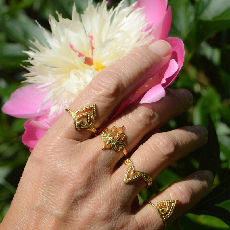 18K Gold Lotus Ring, Gold Lotus Flower, Dainty Flower Ring, Lotus Flower Ring, Lotus Fashion Ring for Women, Gift for Her