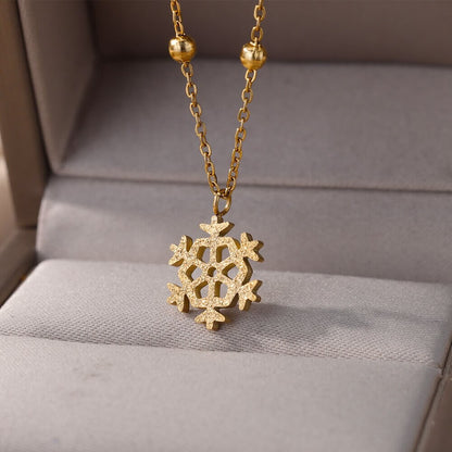 Boho Snowflake Snow Charm Cute Pendant, 18K Gold Layered Yogi Necklace, Dainty Minimalist Jewelry, Delicate Handmade for Women, Gift for Her