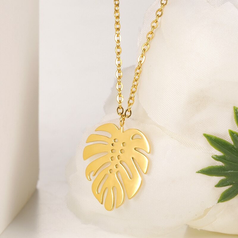 Boho Hippie Palm Leaf Pendant, 18K Gold Layered Yogi Necklace, Dainty Minimalist Jewelry, Delicate Handmade for Women, Gift for Her