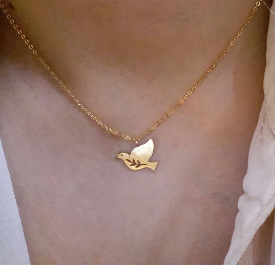 Punk Cute Dove Bird Pendant, 18K Gold Peace Necklace, Dainty Minimalist Accessories, Delicate Handmade Jewelry for Women, Gift for Her