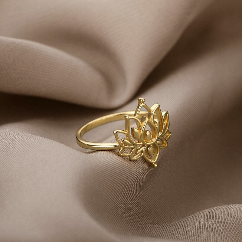 18K Gold Lotus Ring, Gold Lotus Flower, Dainty Flower Ring, Lotus Flower Ring, Lotus Fashion Ring for Women, Gift for Her