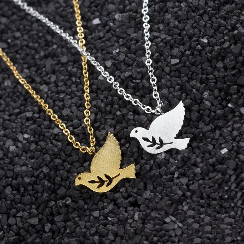 Punk Cute Dove Bird Pendant, 18K Gold Peace Necklace, Dainty Minimalist Accessories, Delicate Handmade Jewelry for Women, Gift for Her