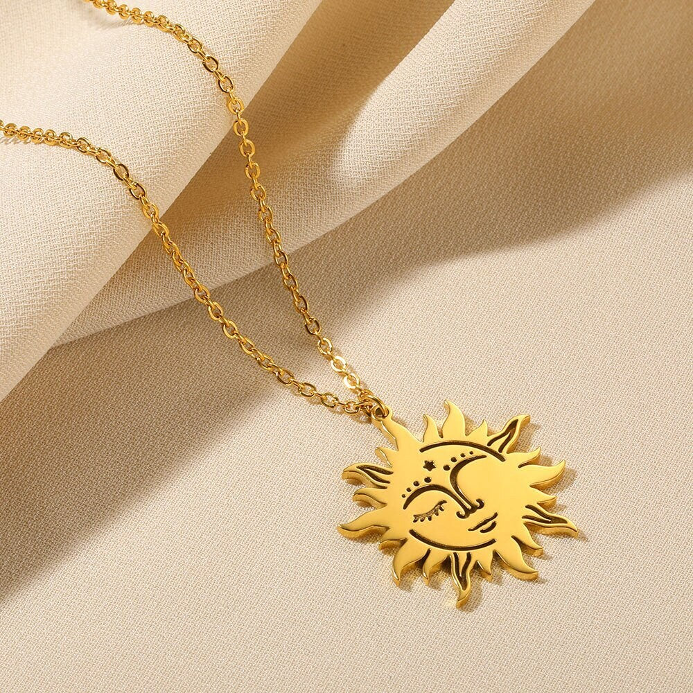 Gothic Sun Pendant, Gothic Sun Charm, 18K Gold Sun Necklace, Tarot Sun, Gothic Sun Fashion Necklace for Women, Gift for Her