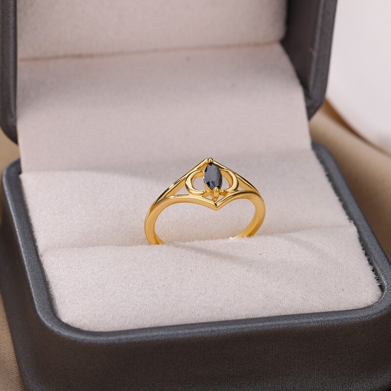 Gothic Black Crystal Ring, 18K Gold Crown Ring, Punk Black Crystal Ring, Gothic Fashion Ring for Women, Gift for Her