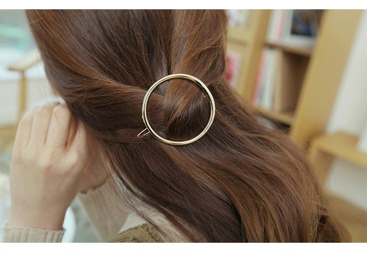 Boho Cute Circle , 18K Gold Everyday Hair Clip Pin, Dainty Minimalist Jewelry, Delicate Handmade  for Women, Gift for Her