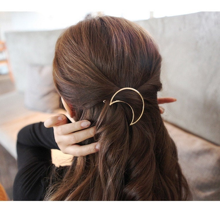 Boho Cute Circle , 18K Gold Everyday Hair Clip Pin, Dainty Minimalist Jewelry, Delicate Handmade  for Women, Gift for Her