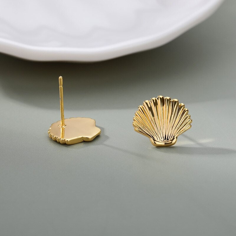 Boho Beach Shell Seashell, 18K Gold Everyday Earrings, Dainty Minimalist Jewelry, Delicate Handmade  for Women, Gift for Her