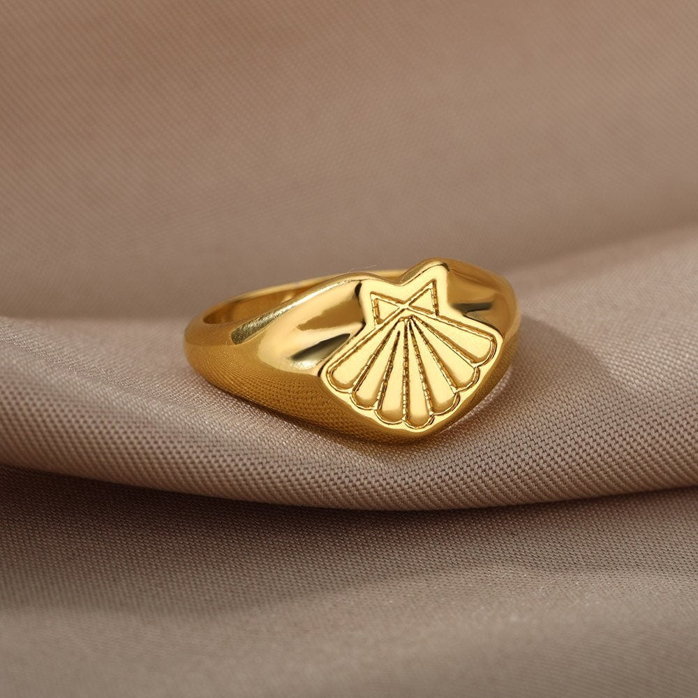Boho Seashell Summer Beach Signet Shell, 18K Gold Yogi Stackable Ring, Dainty Minimalist Jewelry, Delicate Handmade for Women, Gift for Her