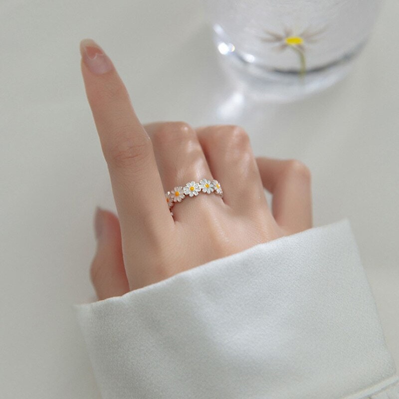 Punk Cute Daisy, 18K Gold Ring, Dainty Minimalist Accessories, Delicate Handmade Jewelry for Women, Gift for Her