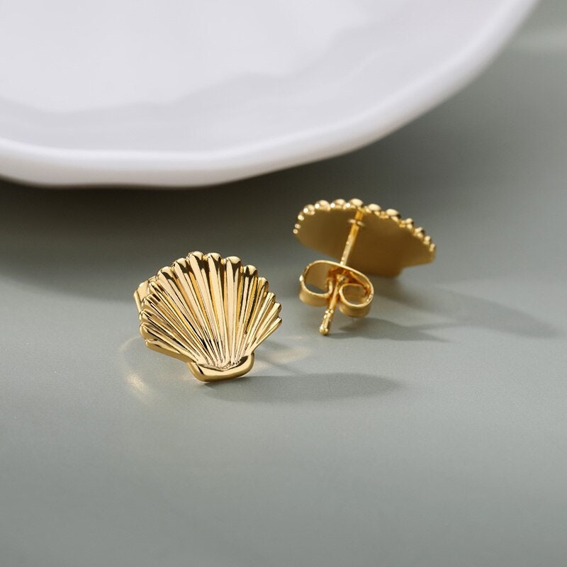 Boho Beach Shell Seashell, 18K Gold Everyday Earrings, Dainty Minimalist Jewelry, Delicate Handmade  for Women, Gift for Her