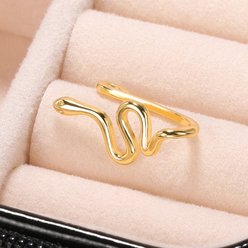 Punk Snake Clip, 18K Gold Gothic Nose Ring, Dainty Minimalist Accessories, Delicate Handmade Jewelry for Women, Gift for Her