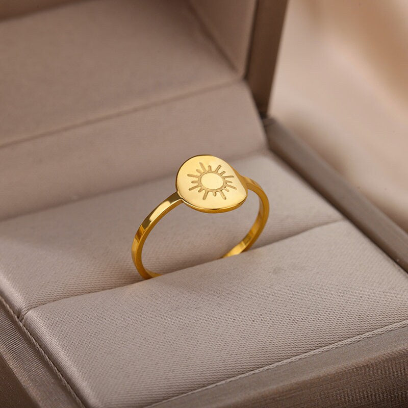 Gold Sun Ring, Dainty Engraved Sun Ring, 18K Gold Stackable Ring, Dainty Minimalist Jewelry, Delicate Handmade for Women, Gift for Her