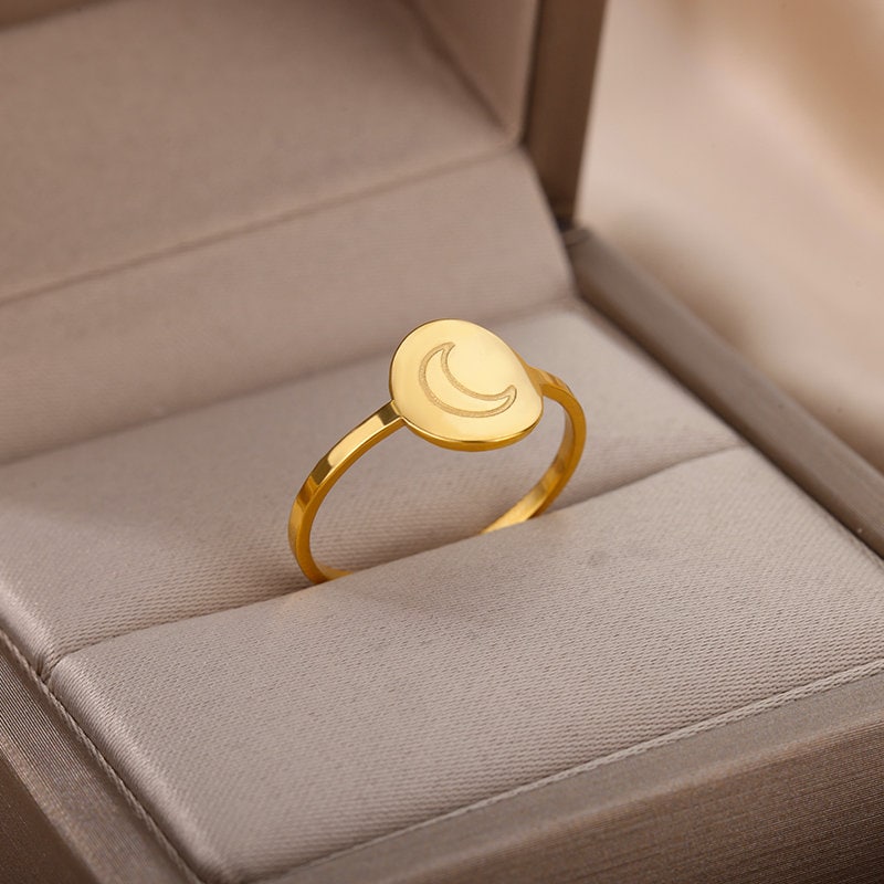 Gold Moon Ring, Dainty Engraved Moon Ring, 18K Gold Stackable Ring, Dainty Minimalist Jewelry, Delicate Handmade for Women, Gift for Her