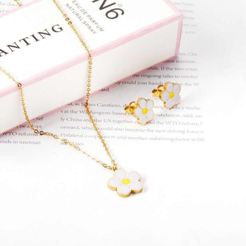 Daisy Flower Pendant, Blossom Flower Earrings, 18K Gold Necklace, Dainty Minimalist Jewelry, Boho Delicate Handmade for Women, Gift for Her