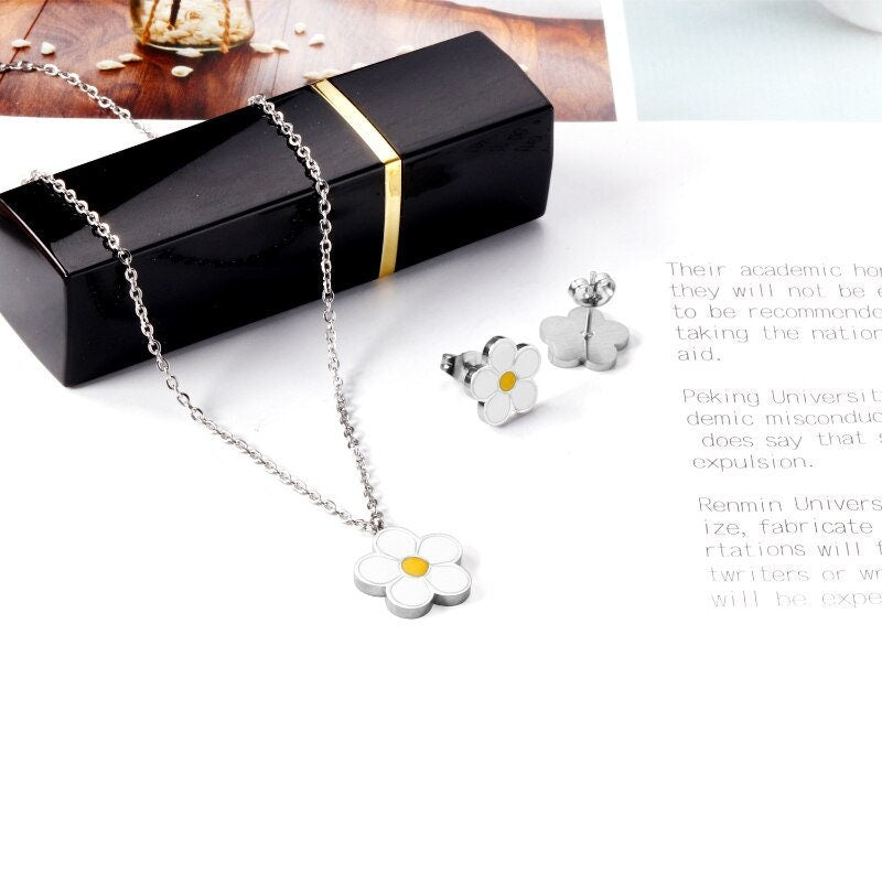 Daisy Flower Pendant, Blossom Flower Earrings, 18K Gold Necklace, Dainty Minimalist Jewelry, Boho Delicate Handmade for Women, Gift for Her