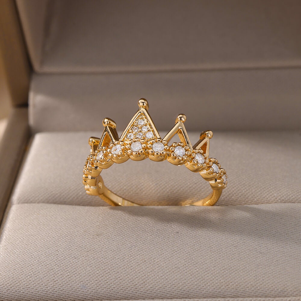 Crystal Tiara Ring, Gold King Crown Ring, Cubic Zirconia Tiara Ring, 18K Gold Ring, Dainty Minimalist Jewelry, Delicate, Gift for Him