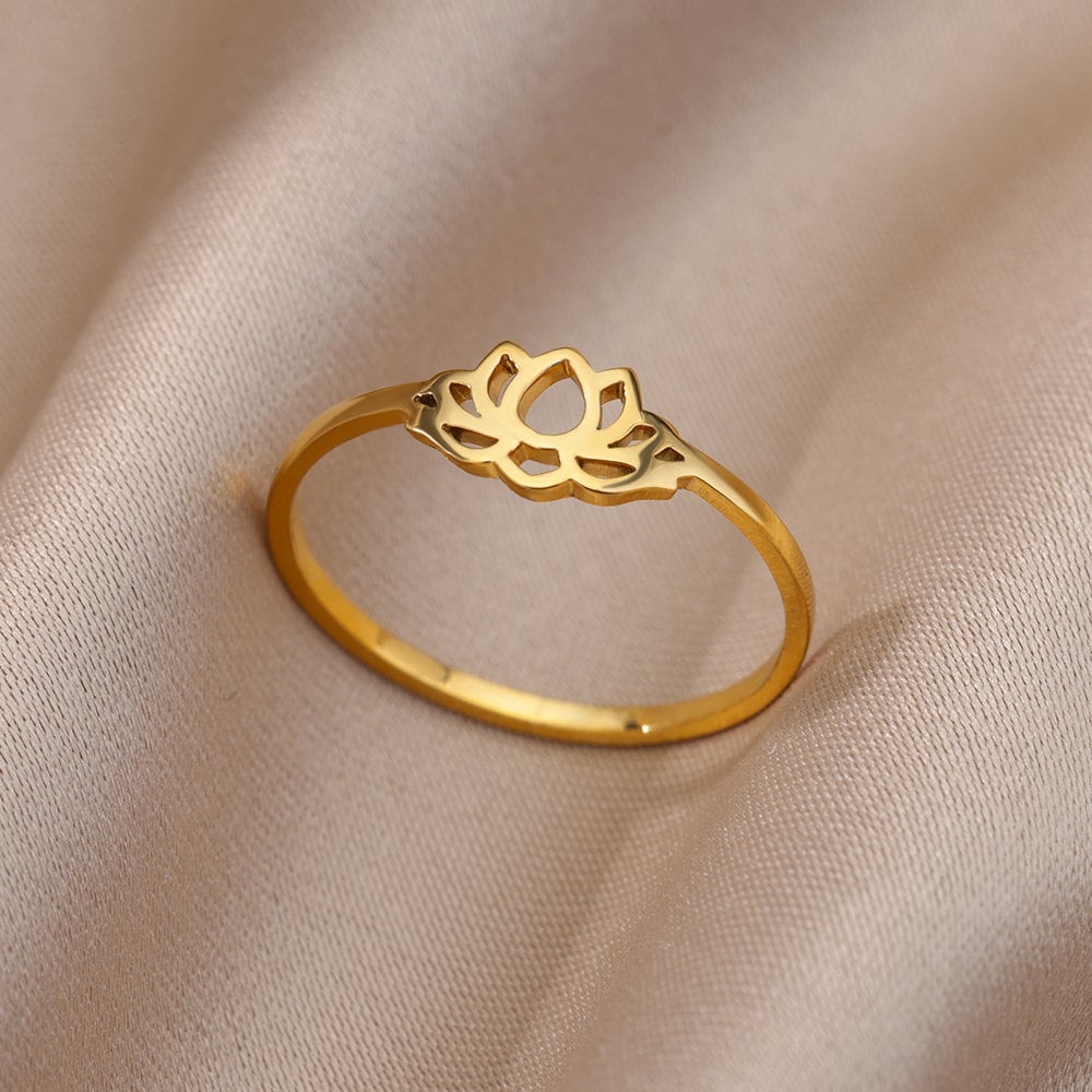 Dainty Gold Lotus Flower Ring, 18K Gold Lotus Ring,  Lotus Flower Ring, Dainty Minimalist Jewelry for Women, Gift for Her