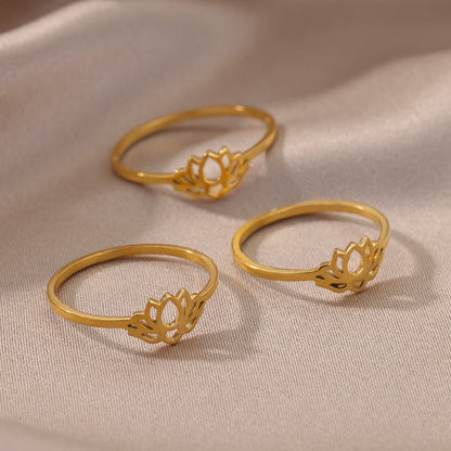 Dainty Gold Lotus Flower Ring, 18K Gold Lotus Ring,  Lotus Flower Ring, Dainty Minimalist Jewelry for Women, Gift for Her