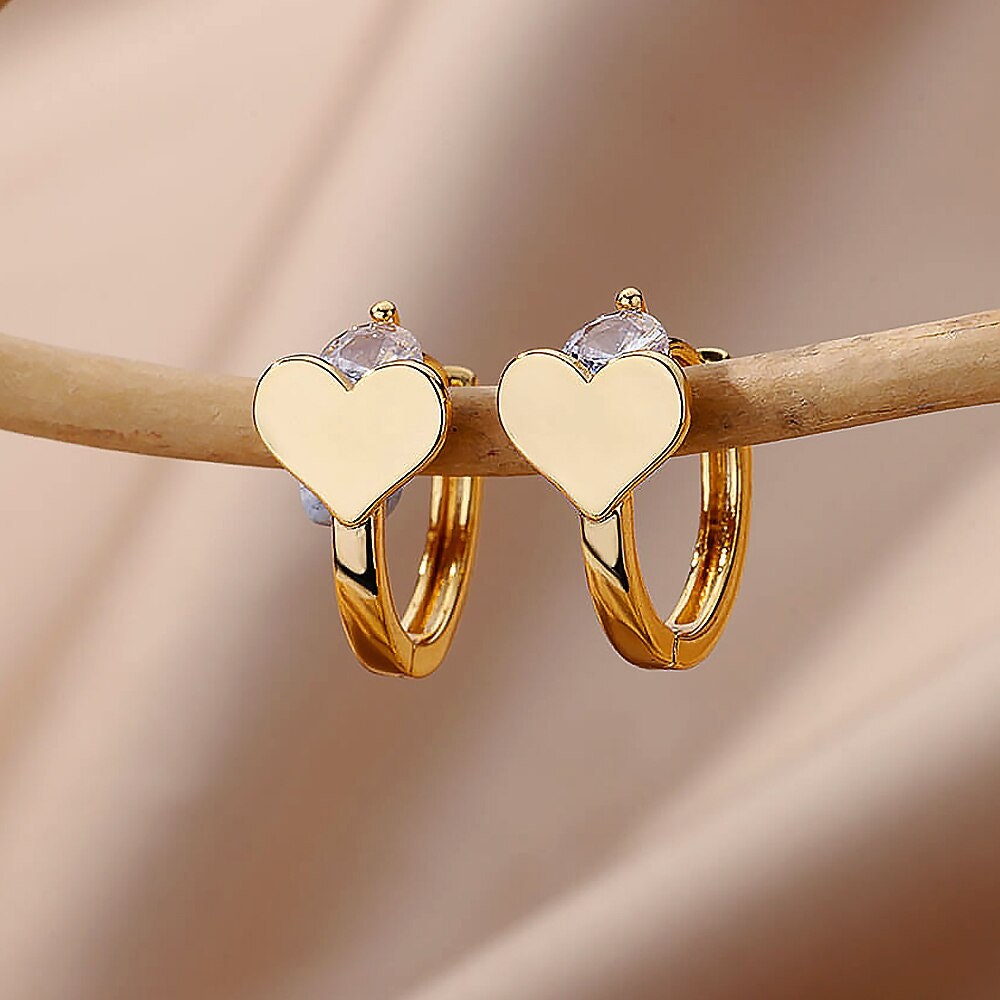 Boho Dainty Heart Hoop Earrings, 18K Gold Heart Hoop Earrings, Punk Minimalist Huggies Cubic Zirconia Earrings for Women, Gift for Her