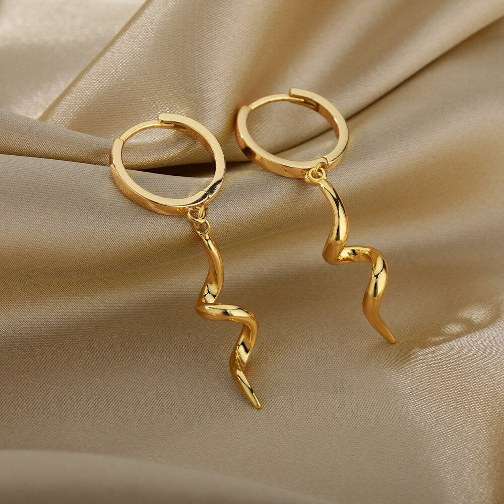 Punk Dainty Snake Twist Earrings, Gold Snake Twist Drop Earrings, 18K Gold Snake Hoops, Minimalist Twisted Earrings for Women, Gift for Her