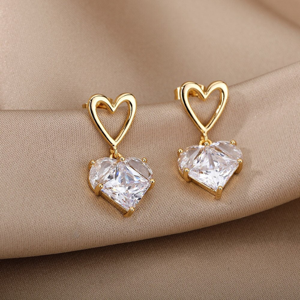 Boho Heart Cubic Zirconia Drop Earrings, Gold Heart Drop Earrings, 18K Gold Crystal Heart Earrings, Dainty Fashionable Earrings for Women