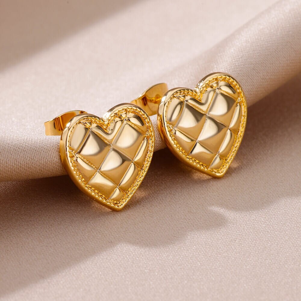 Punk Heart Stud Earrings, Gold Heart Earrings, 18K Gold Heart Studs, Boho Dainty Minimalist Heart Earrings for Women, Gift for Her