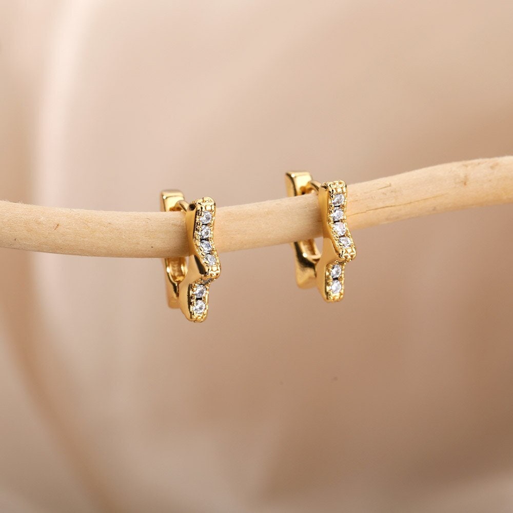 Punk Spiked Star Earrings, Gold Star Earrings, 18K Gold Spike Earrings, Cubic Zirconia Dainty Minimalist Earrings for Women, Gift for Her