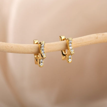 Punk Spiked Star Earrings, Gold Star Earrings, 18K Gold Spike Earrings, Cubic Zirconia Dainty Minimalist Earrings for Women, Gift for Her