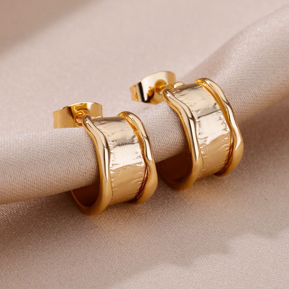 Boho Organic Thick Hoop Earrings, Gold Organic Hoop Earrings, 18K Gold Earrings, Dainty Minimalist Hoops for Women, Gift for Her