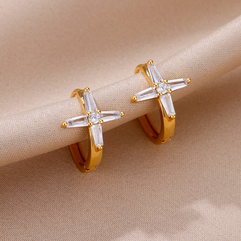 Boho Star Hoop Earrings, Gold Star Earrings, 18K Gold Star Earrings, Cubic Zirconia Star Hoops, Dainty Minimalist for Women, Gift for Her