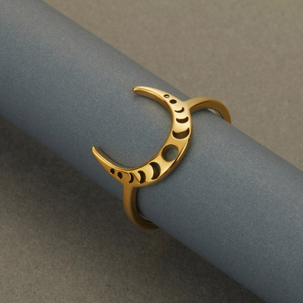 Punk Moon Goddess Ring, Gold Moon Cycle Ring, 18K Gold Moon Ring, Gothic Hecate Greek Goddess Dainty Minimalist for Women, Gift for Her