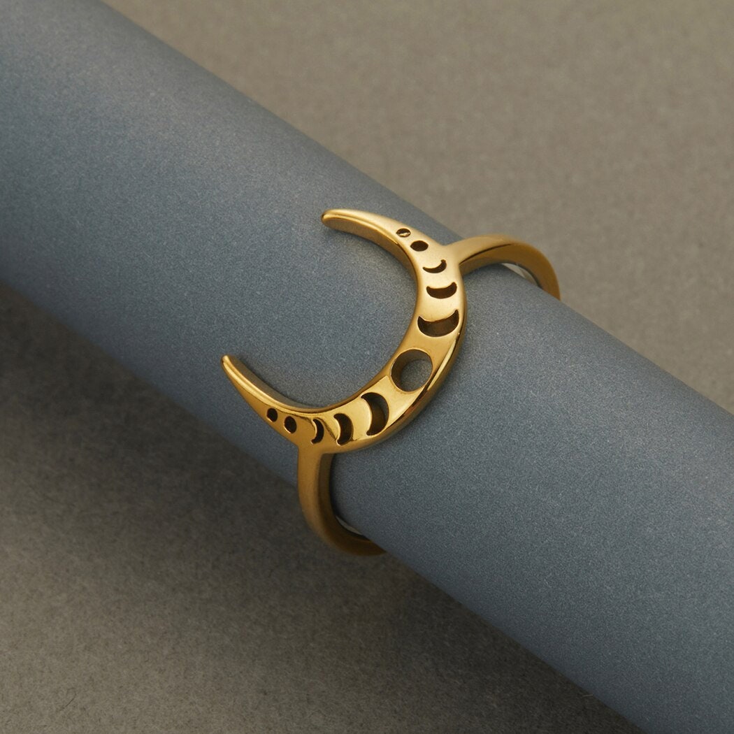 Punk Moon Goddess Ring, Gold Moon Cycle Ring, 18K Gold Moon Ring, Gothic Hecate Greek Goddess Dainty Minimalist for Women, Gift for Her