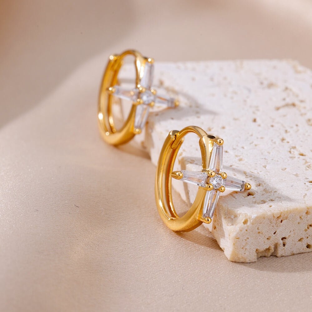 Boho Star Hoop Earrings, Gold Star Earrings, 18K Gold Star Earrings, Cubic Zirconia Star Hoops, Dainty Minimalist for Women, Gift for Her
