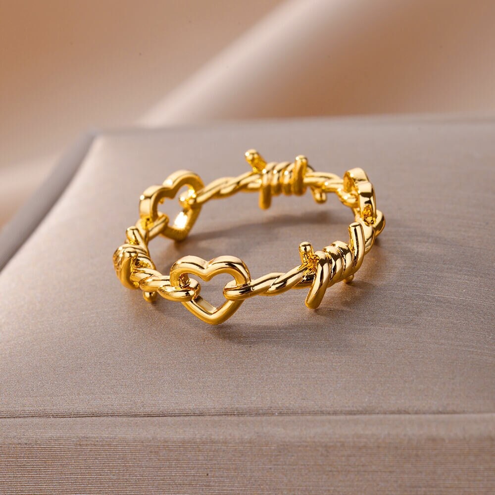 Punk Thorns Heart Ring, Gold Spiked Heart Ring, 18K Gold Barbed Wires, Gothic Spike Love Dainty Minimalist Ring for Women, Gift for Her