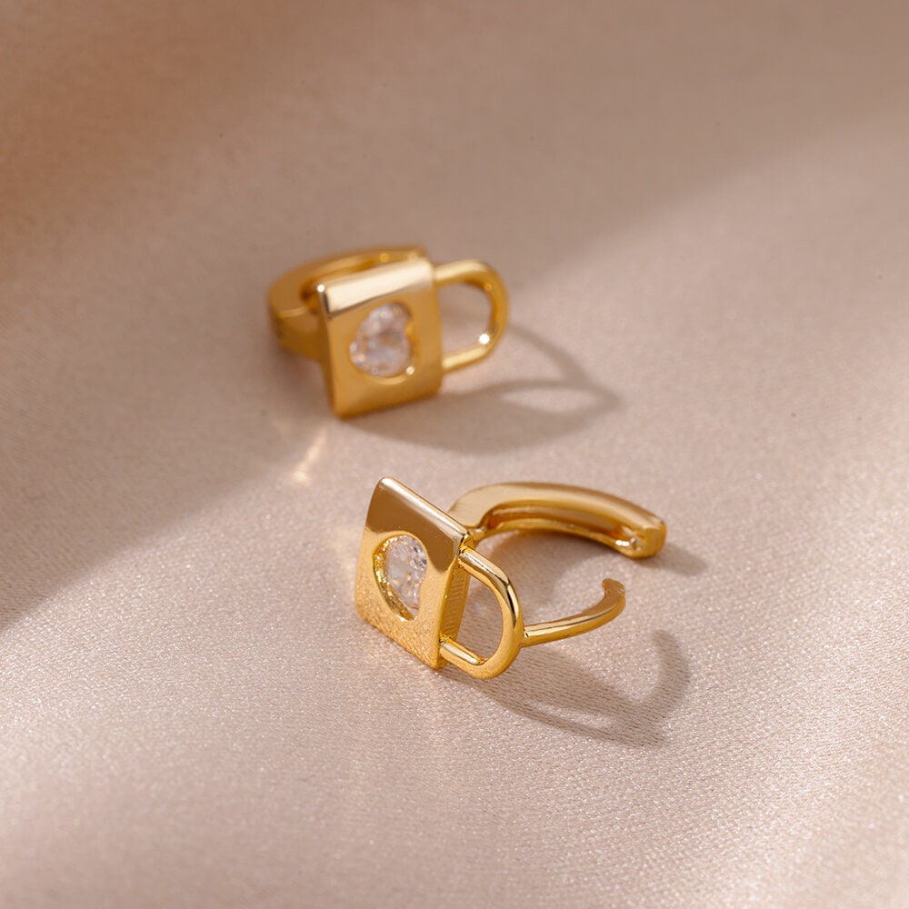 Punk 18K Gold Lock Earrings, Boho Crystal Heart Lock Stud Earrings, Cubic Zirconia Gold Punk Lock Heart, Dainty Minimalist for Women