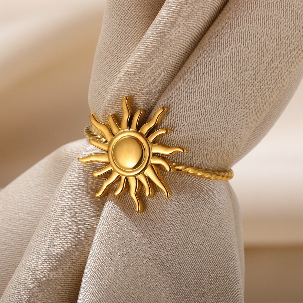 Gothic Sun Ring, Gold Tarot Sun Ring, 18K Gold Sun Ring, Punk Sun Ring, Dainty Minimalist Celestial Jewelry for Women, Gift for Her