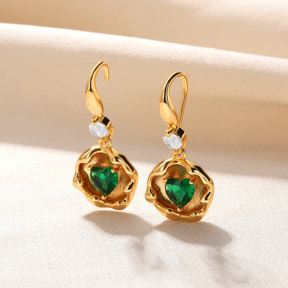 Boho Gold Heart Dangle Earrings, 18K Gold Punk Organic Heart Drop Earrings, Crystal Heart Drop Earrings for Women, Cubic Zirconia Dainty