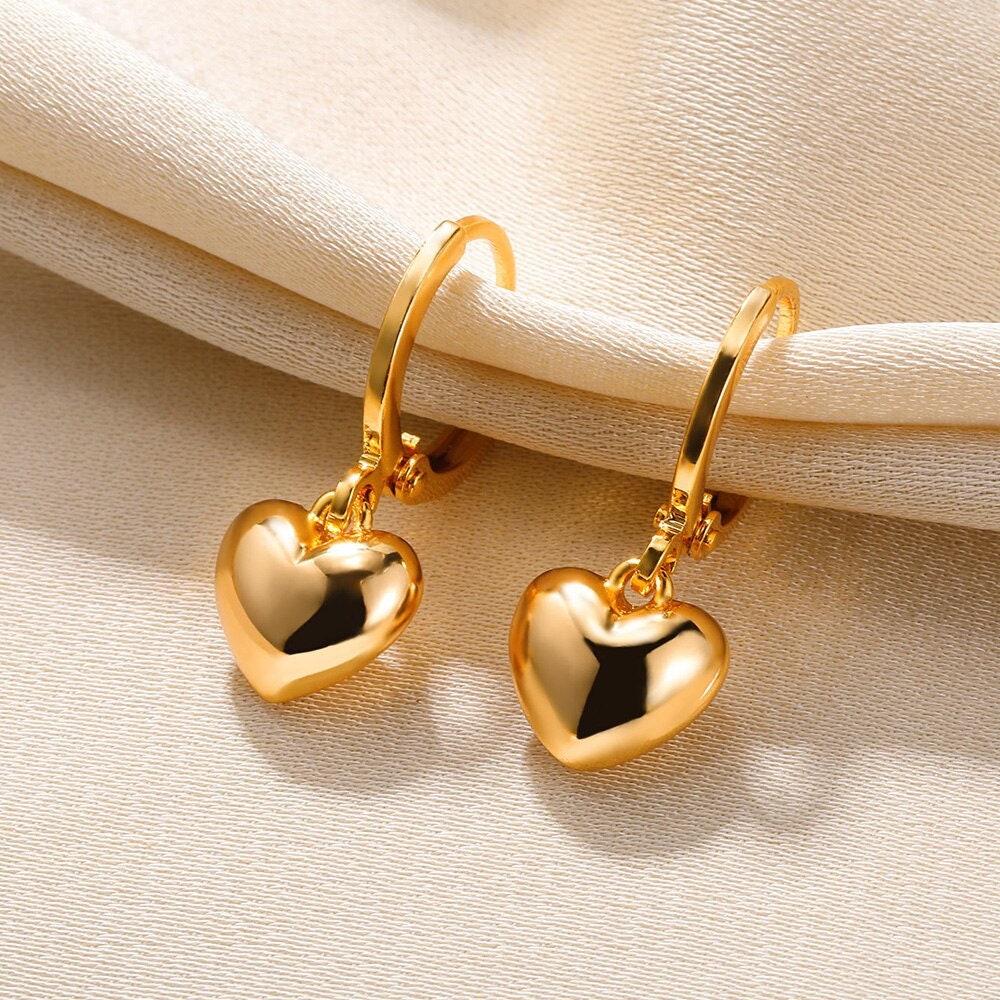 Boho 18K Gold Heart Hoop Earrings, Punk Gold Heart Dangle Earrings, Dainty Gold Heart Drop Earrings for Women, Minimalist, Gift for Her