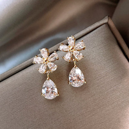 Punk Crystal Flower Drop Earrings, 18K Gold Crystal Cubic Zirconia Flower Dangle Earrings, Dainty Minimalist for Women, Gift for Her